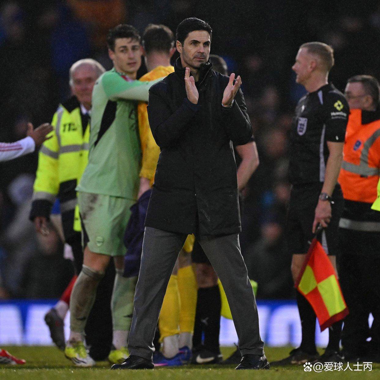 包含今晨突围战来临;拜仁慕尼黑围绕意甲复出首秀;媒体盛赞;年轻球员得到机会的词条 包含今晨突围战来临;拜仁慕尼黑围绕意甲复出首秀;媒体盛赞;年轻球员得到机会的词条